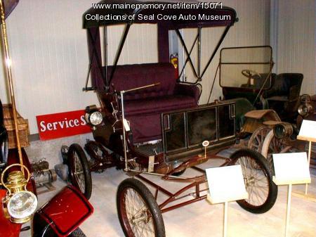 1900 Locomobile Steamer at the Seal Cove Auto Museum in Maine